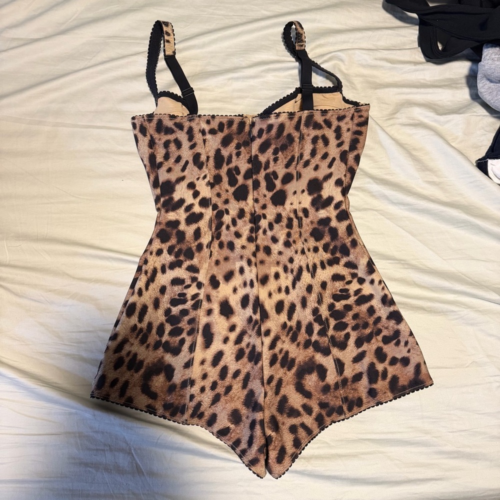 Dolce&Gabbana × SKIMS Leopard Bodysuit! 🐆 - Picture 6 of 10